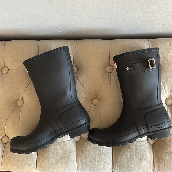 Hunter Women's Black Rain Boots - Picture 3 of 5